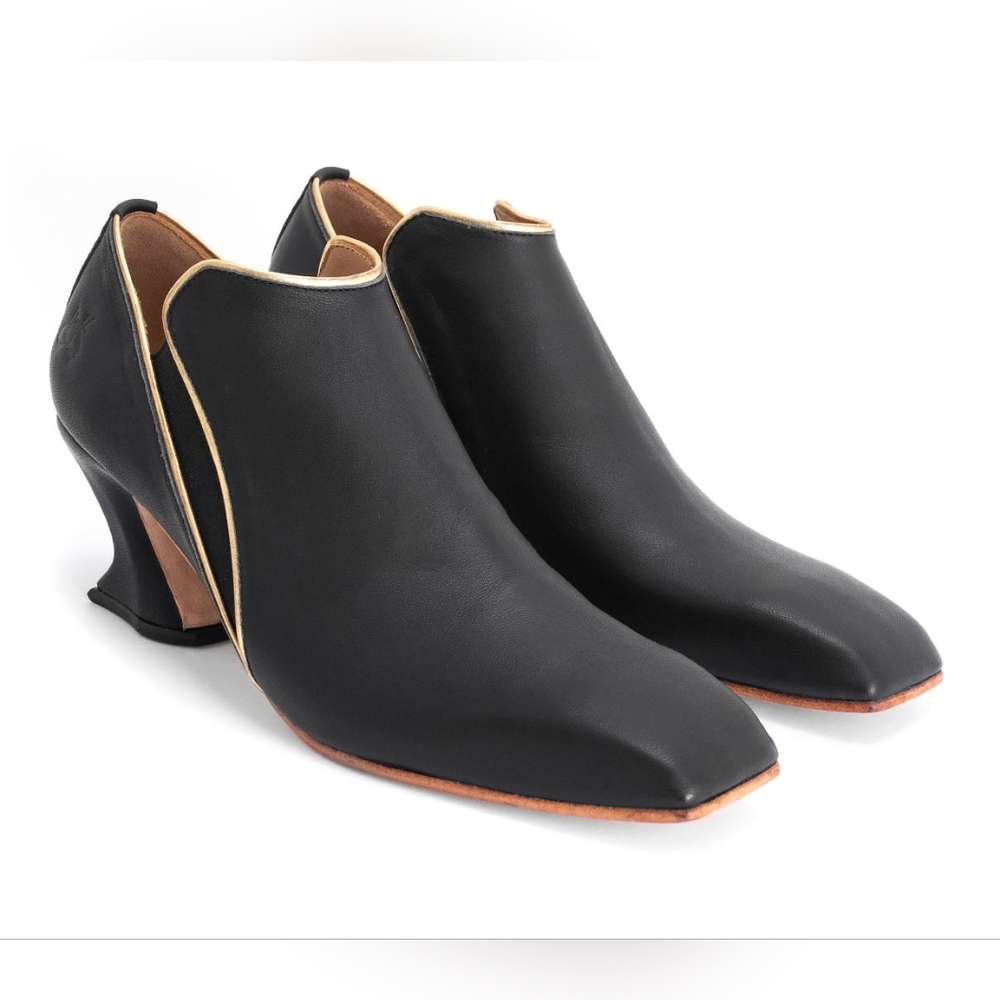 John Fluevog Super Fine Prestige Black Leather Slip On High Heel Shoes Size 9.5 - Picture 2 of 15